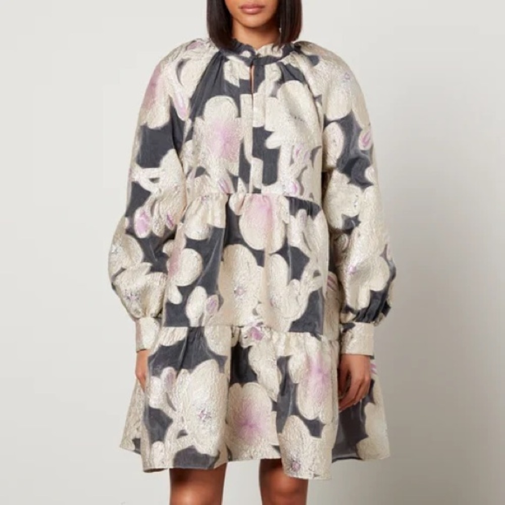 STINE GOYA Long Sleeve Floral Jacquard Dress in Cream, Gray and Pink